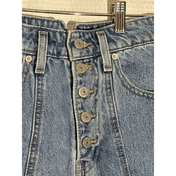 Levi Notched High Waisted Mom Shorts Size 24 Medium Wash Button Fly 100% Cotton - Picture 3 of 10